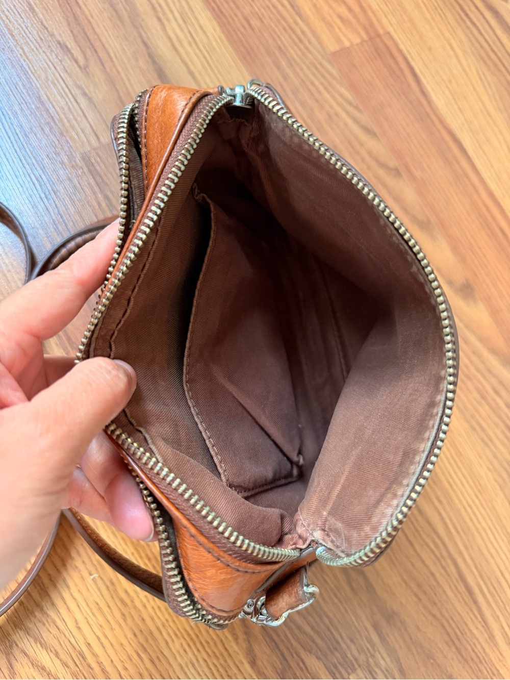 Leather Fossil purse - Picture 12 of 12
